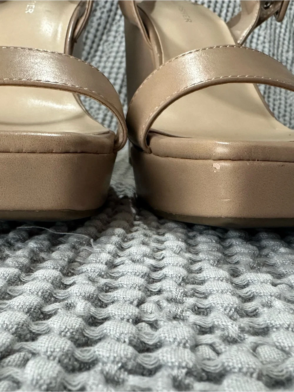 Marc Fisher Nude Tan Platform Wedge Sandals Sz 9 Square Toe Buckle Ankle Strap